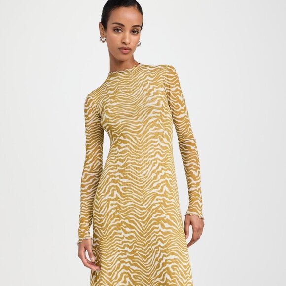 Resa Lyon Dress in Kuma - Picture 3 of 16